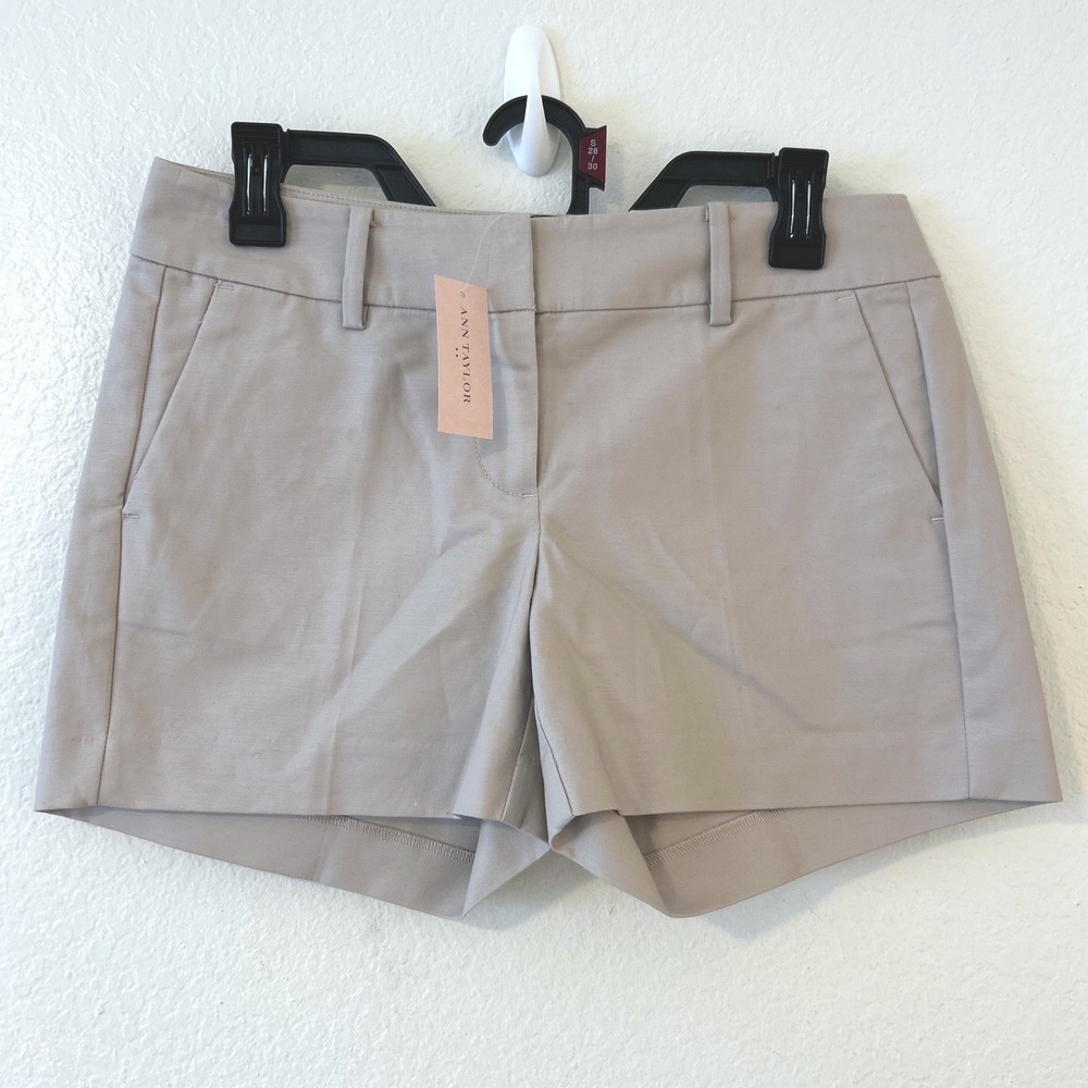 Ann Taylor Signature Preppy Chic Khaki Shorts SZ 2P Petite Tan 4.5 Inseam